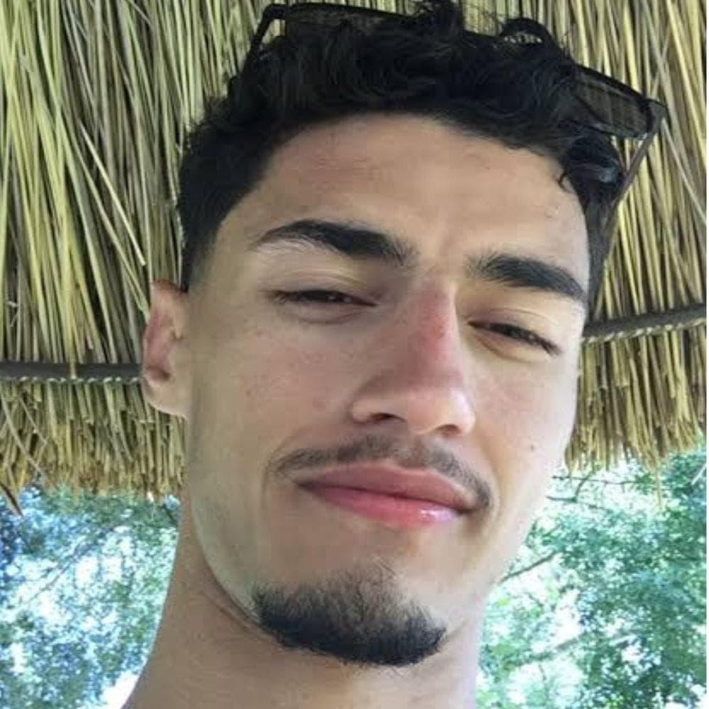 خالد المنصوري